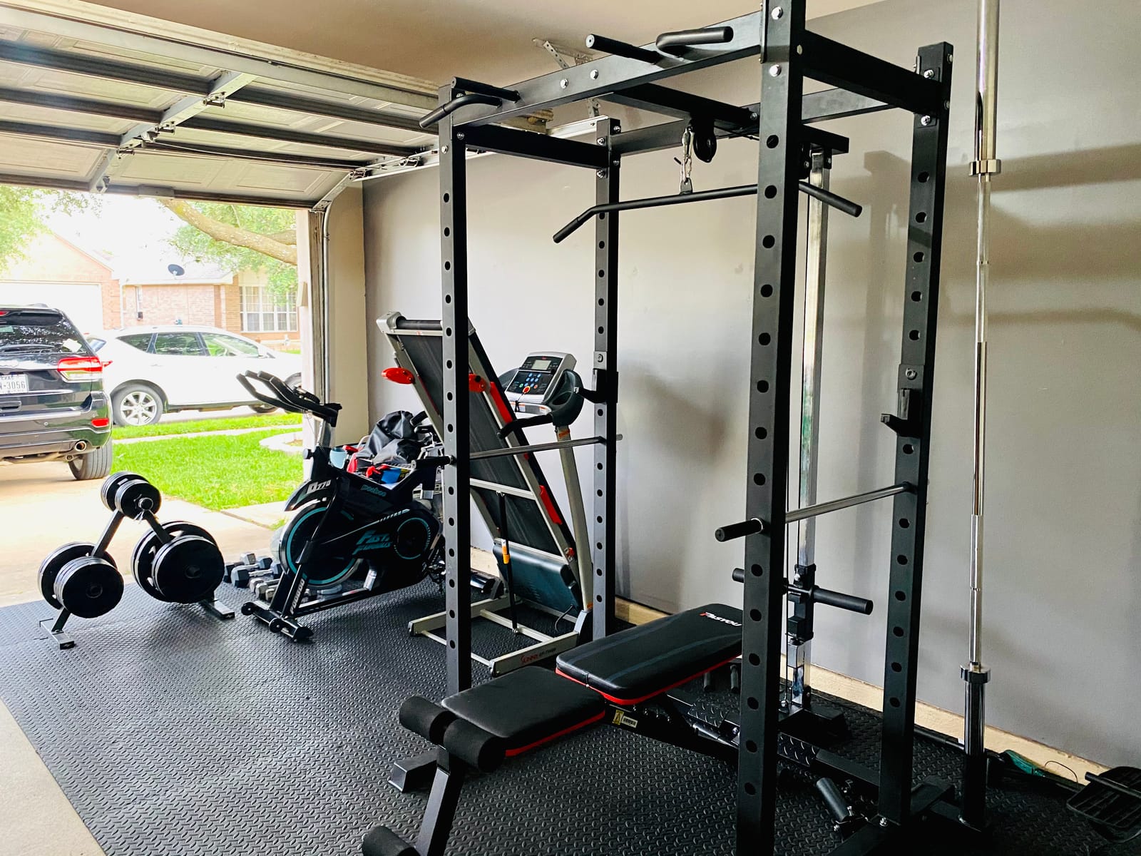 Mikolo M4 2.0 Lite Smith Machine, 2200LBS Power Cage with LAT Pulldown & Cable Crossover, All-in-One Home Gym Squat Rack with Aluminum Pulley System for Full-Body Workouts customer photo 2